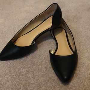 Pointy black flats